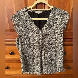 Daniel Rainn Black & White Printed Flutter Sleeve Blouse Size M